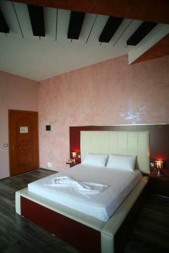 Prince Of Lake Hotel