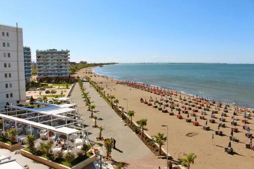 Domus Hotel & Apartments