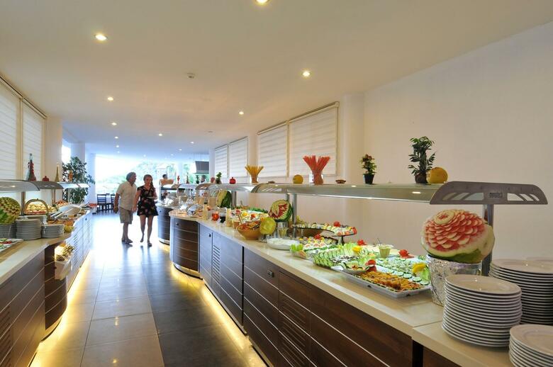 Hotel Montebello