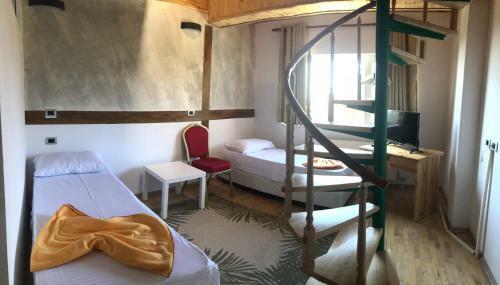 Shkreli Hotel & Camp