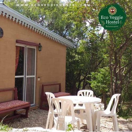 Apartamento Balaramapuri Eco Veggie Hostel