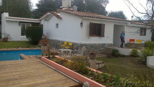 Alquilo Casa En Villa Los Aromos