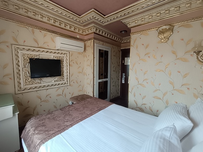 Golden Horn Hotel