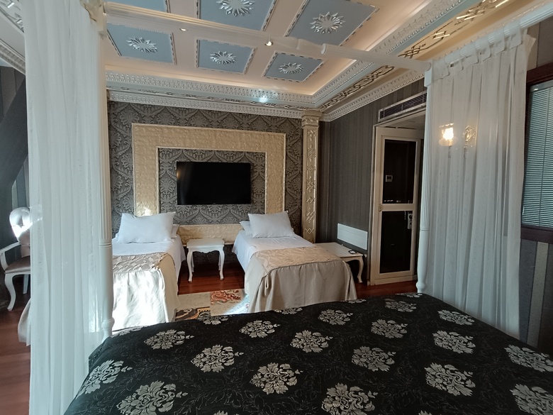 Golden Horn Hotel