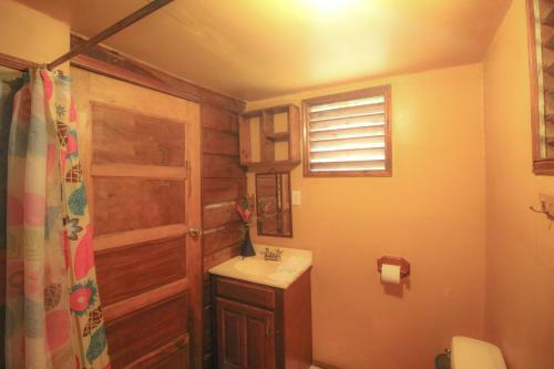 Hotel Cohune Palms River Cabanas
