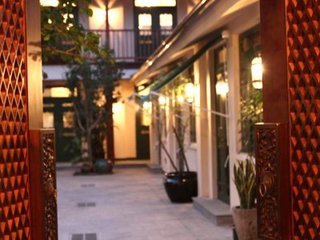 Redwall Jingshan Garden Hotel
