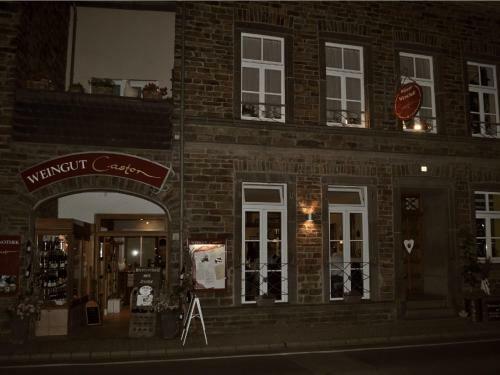 Hostal Weinstube Castor