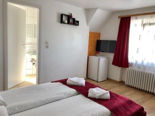 Hostal Pension Rote Rosen