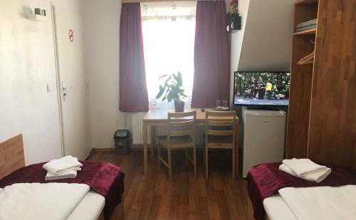 Hostal Pension Rote Rosen