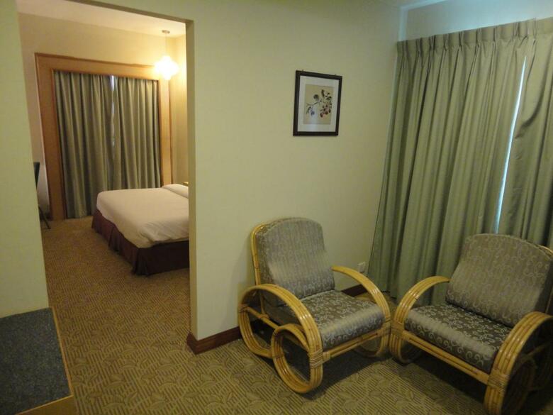 El Pavilion Hotel