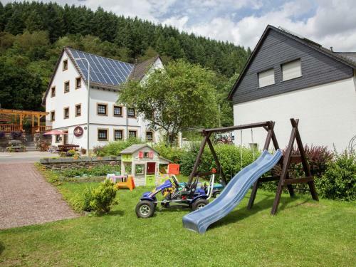 Lavish Apartment In Merschbach Near The Forest