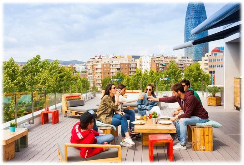 Hostal Twentytu Hostel - Bcn