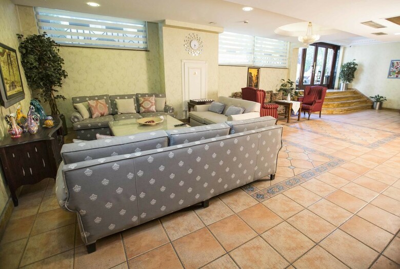 Golden Crown Hotel