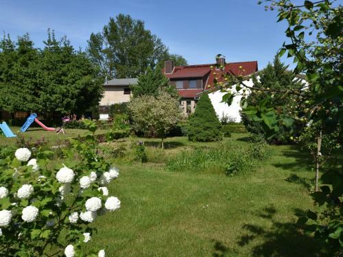 Cozy Apartment In Robertsdorf With Garden