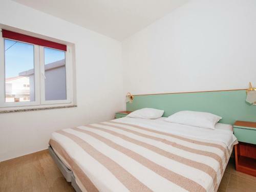Spacious Apartment In Banj With Garden