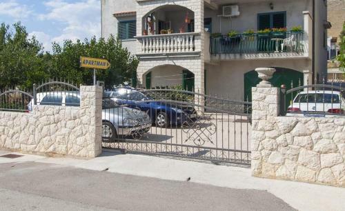 Apartments With A Parking Space Grebastica (sibenik) - 11572