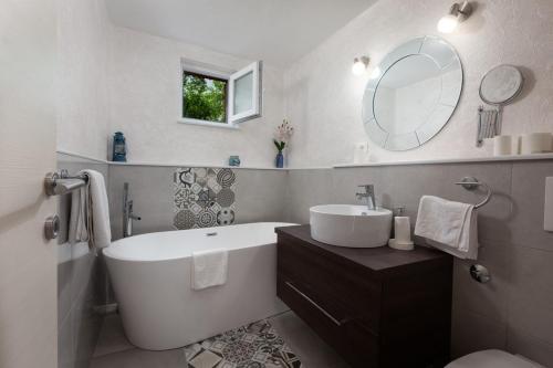 Villa Ctbv103/ Holiday Home With Private Pool