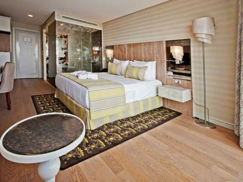 Opera Hotel