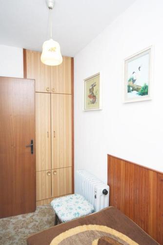 Apartments With A Parking Space Murter - 5103