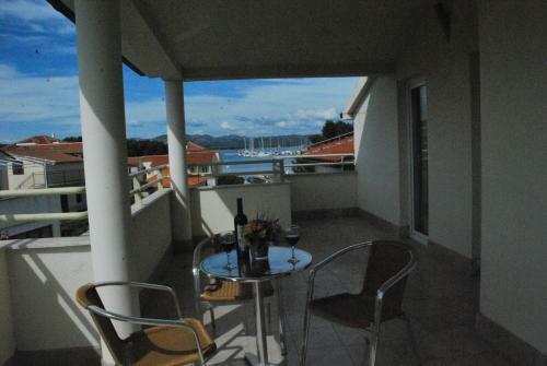 Nautica Apartments