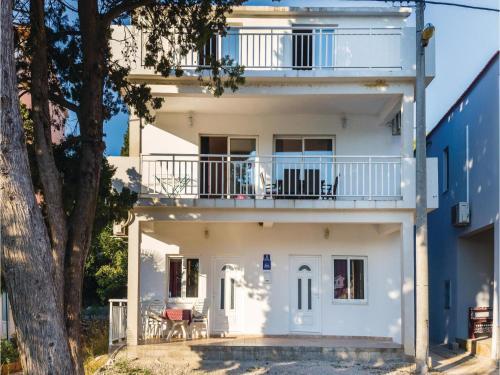 Two-bedroom Apartment In Blace