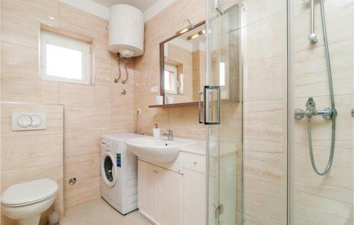 Two-bedroom Apartment In Blato