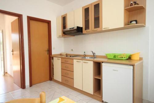 Apartment Bozava 8123a