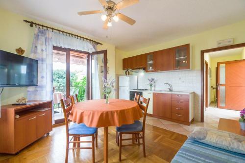 Apartment Bozava 8124b