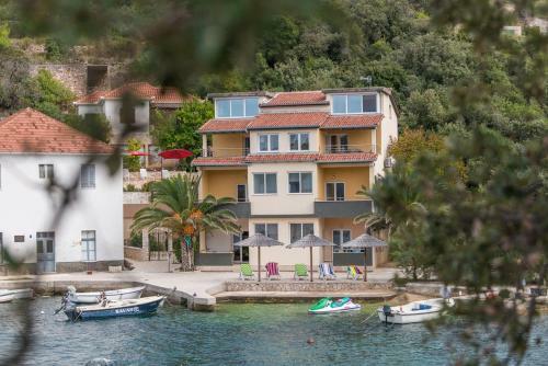 Apartments By The Sea Savar (Dugi Otok) - 8128