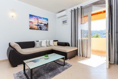 Gold & Silver Apartments
