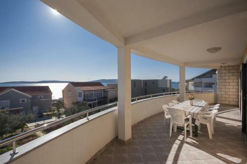 Apartment Brodarica 5736a