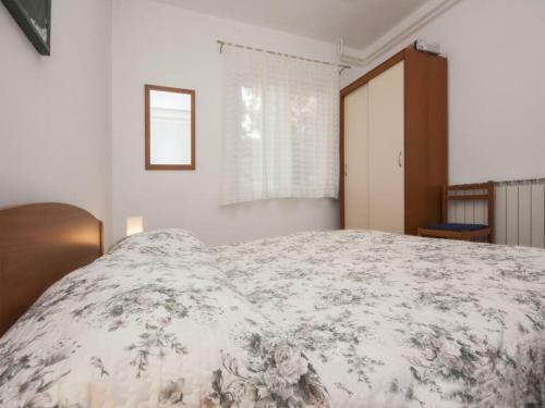 Apartment Brodarica 6150a
