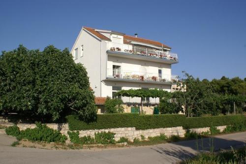 Apartment Brodarica 4239a