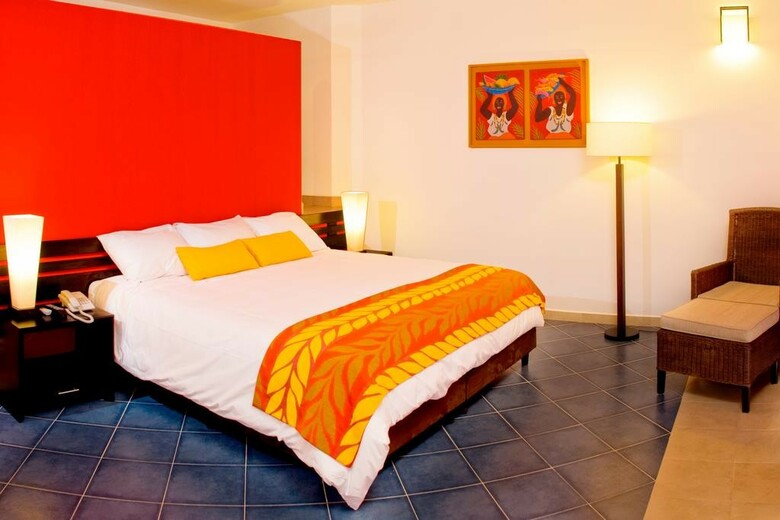 Hotel Decameron Bar� All Inclusive