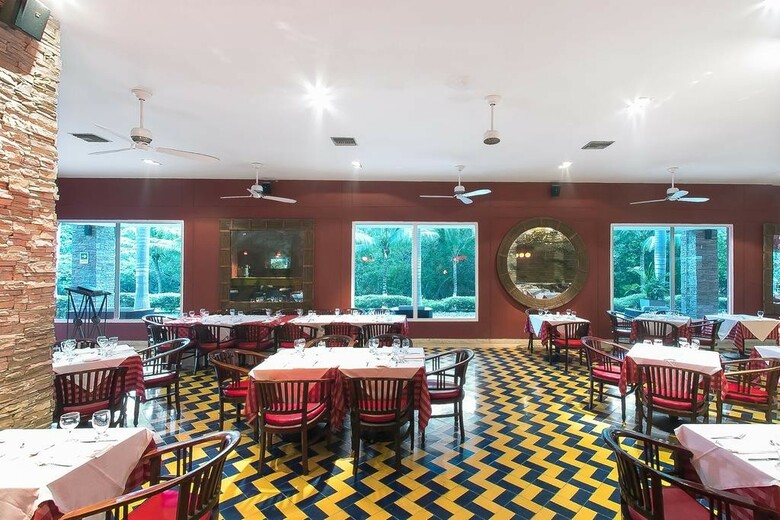 Hotel Decameron Bar� All Inclusive