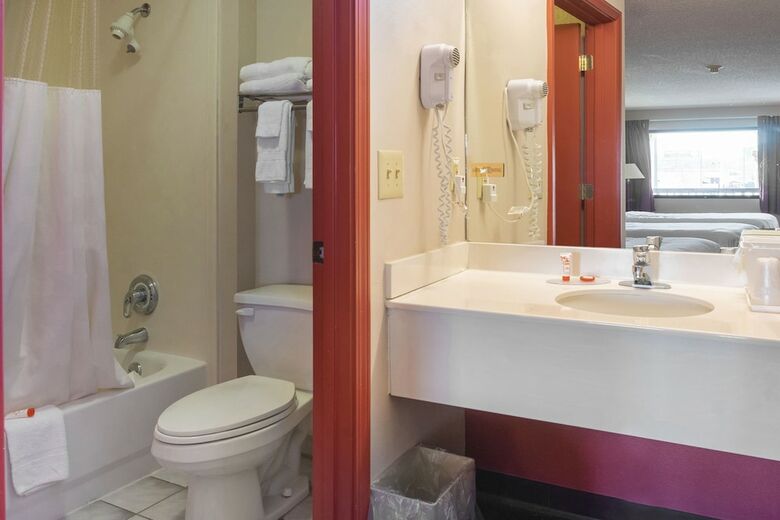 Oyo Hotel Adairsville Hwy 140