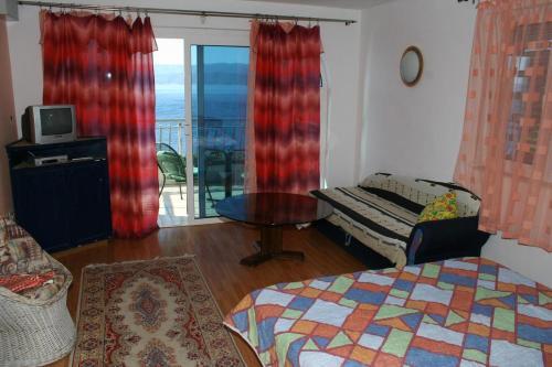 Apartments By The Sea Stanici (Omis) - 2797