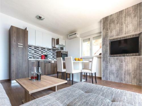 Holiday Home Celina 30 With Outdoor Swimmingpool