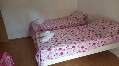 Apartments Pink