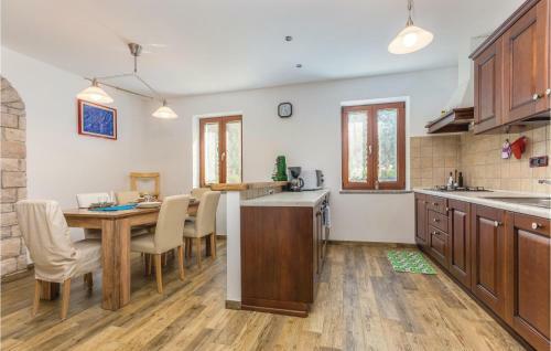 Two-bedroom Holiday Home In Kranceti