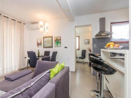 Three-bedroom Apartment In Cesarica