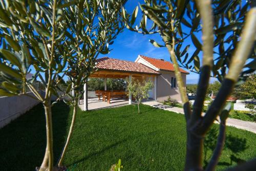 Villa Almond