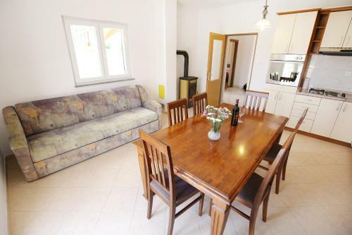 Villa Almond