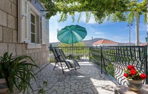 Holiday Home Stone Garden