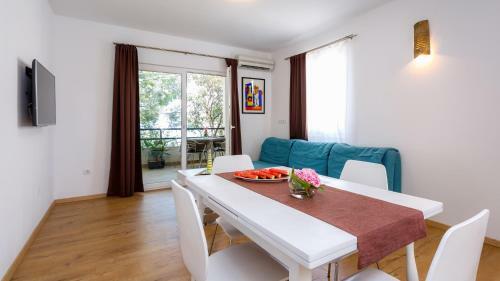 Apartments Sunj