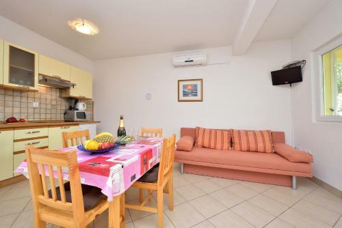 Relax House