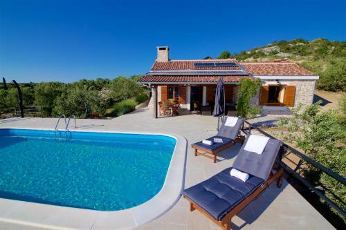 Holiday Home Svemir