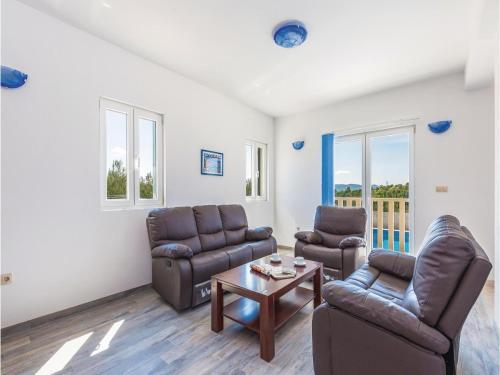 Three-bedroom Holiday Home In Raba