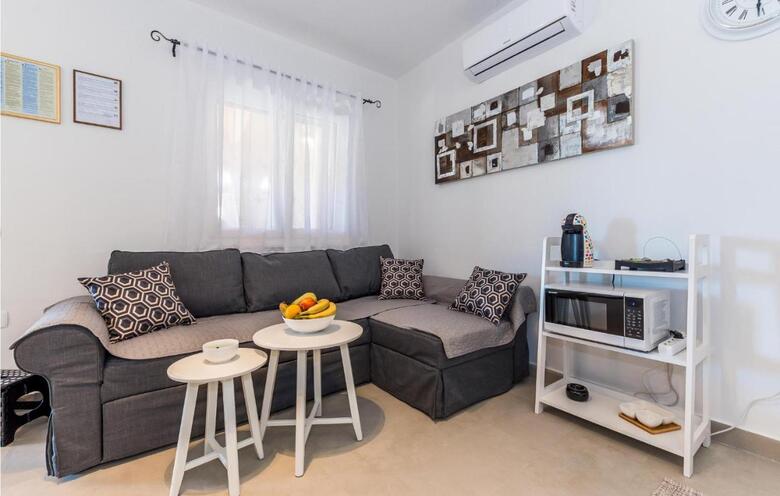 Four-bedroom Holiday Home In Dubrava