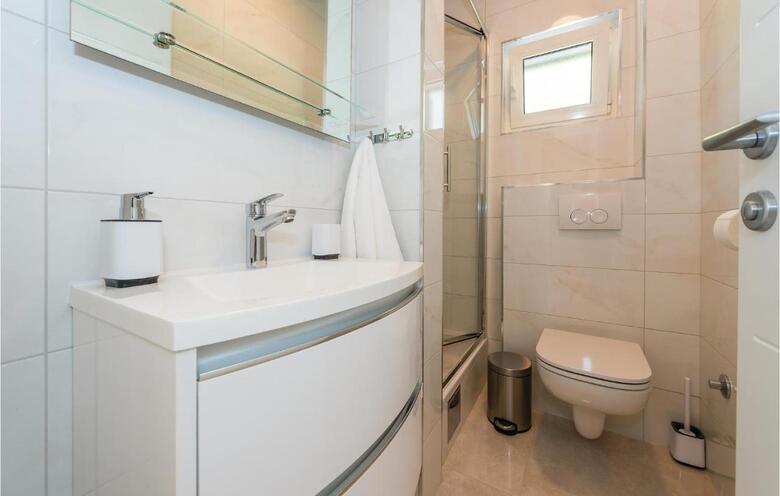 Four-bedroom Holiday Home In Dubrava